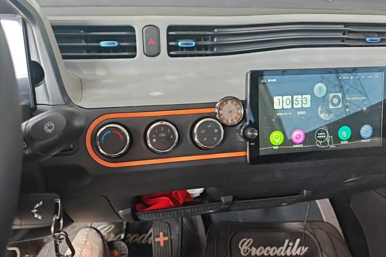 Used Wuling Hongguang MINIEV 2022 Easy Version Lithium Iron Phosphate Audio And AC Panel