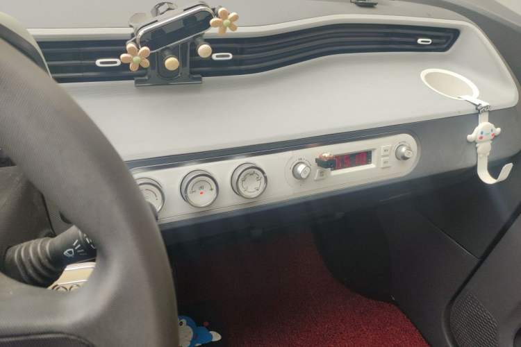 Used Wuling Hongguang MINIEV 2022 Macaron Premium Model – Lithium Iron Phosphate Audio And AC Panel