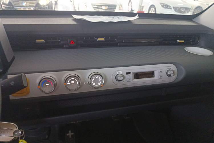 Used Wuling Hongguang MINIEV 2022 GAMEBOY 300km Enthusiast Model with Lithium Iron Phosphate Audio And AC Panel