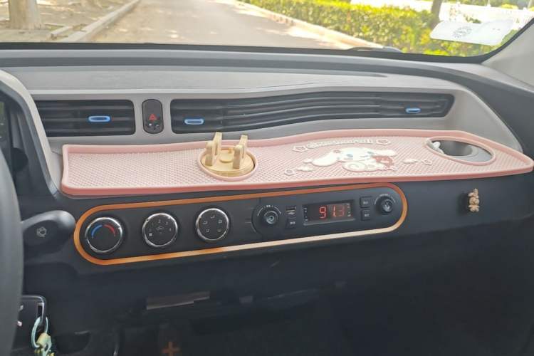 Used Wuling Hongguang MINIEV 2022 Easy Version Lithium Iron Phosphate Audio And AC Panel