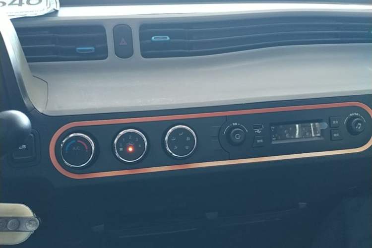 Used Wuling Hongguang MINIEV 2022 Zizai Version Lithium Iron Phosphate Audio And AC Panel