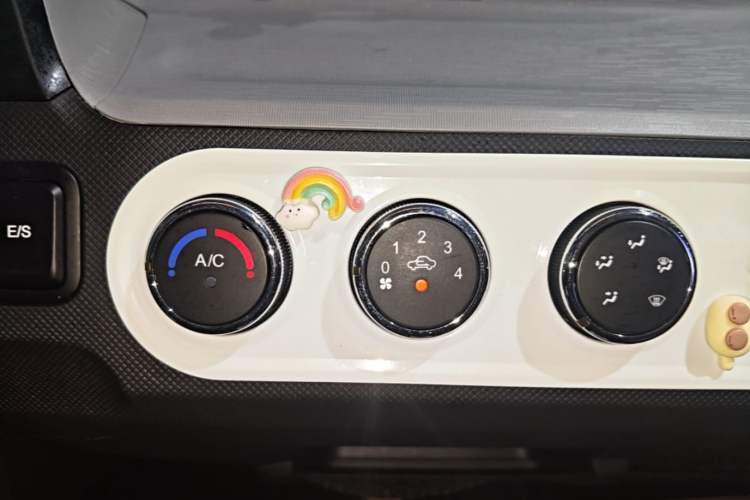 Used Wuling Hongguang MINIEV 2022 Easy Version Lithium Iron Phosphate Audio And AC Panel