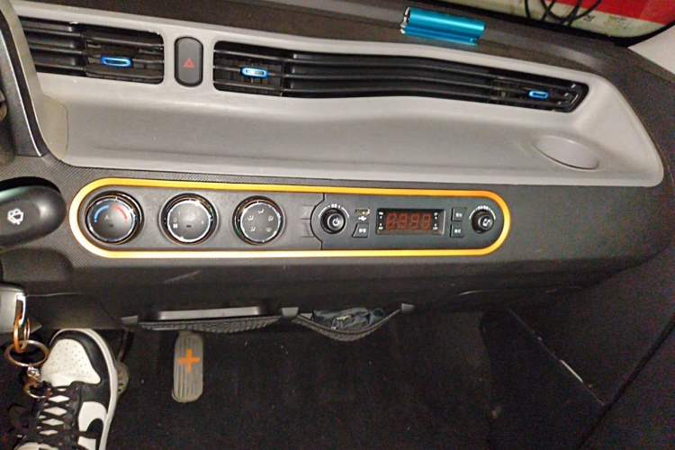 Used Wuling Hongguang MINIEV 2022 Easy Version Lithium Iron Phosphate Audio And AC Panel