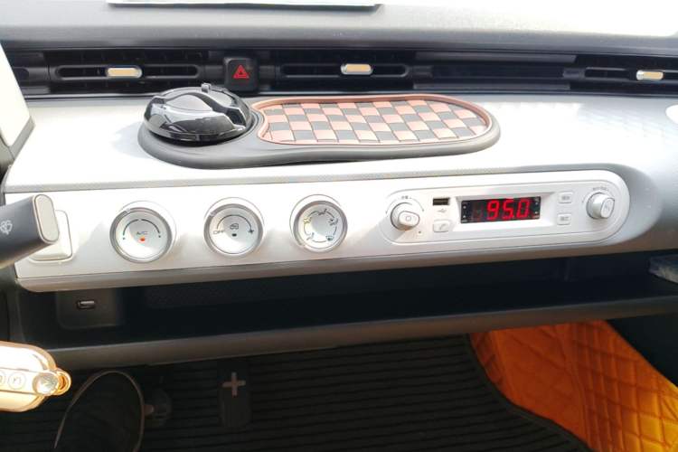 Used Wuling Hongguang MINIEV 2022 GAMEBOY 200km Gaming Edition with Lithium Iron Phosphate Audio And AC Panel