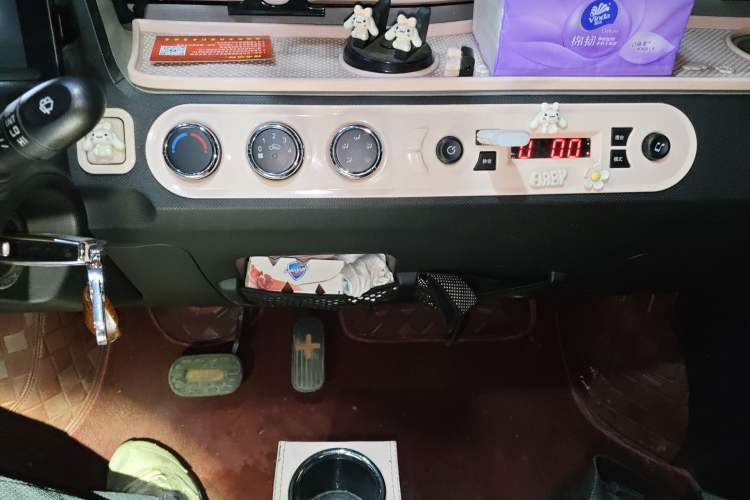 Used Wuling Hongguang MINIEV 2022 Easy Version Lithium Iron Phosphate Audio And AC Panel
