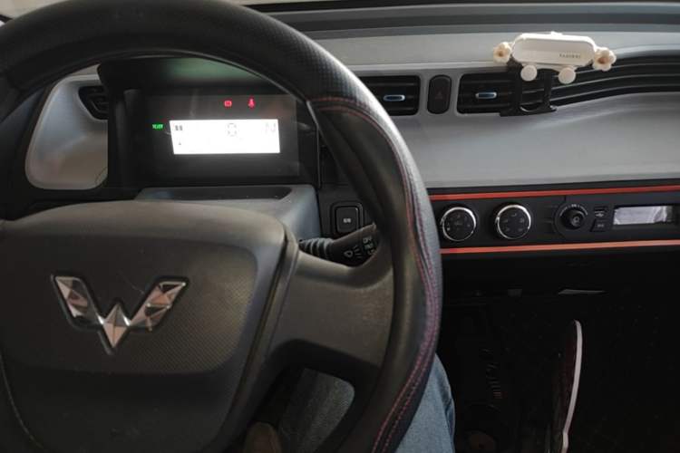 Used Wuling Hongguang MINIEV 2022 Easy Version Lithium Iron Phosphate Audio And AC Panel