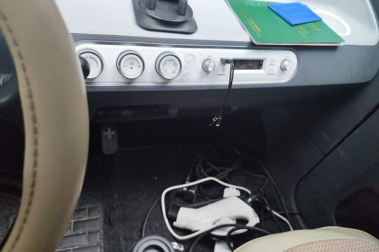 Used Wuling Hongguang MINIEV 2022 Macaron Premium Model – Lithium Iron Phosphate Audio And AC Panel