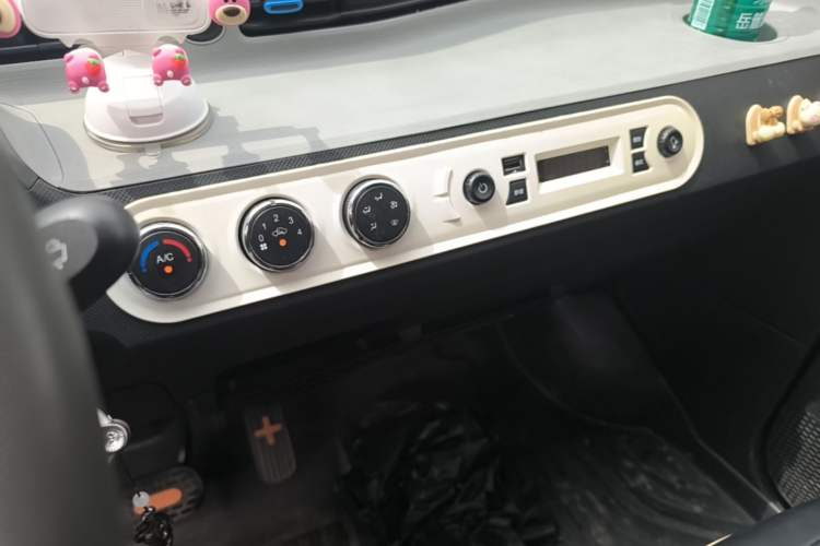 Used Wuling Hongguang MINIEV 2022 Enjoy Edition Lithium Iron Phosphate Audio And AC Panel