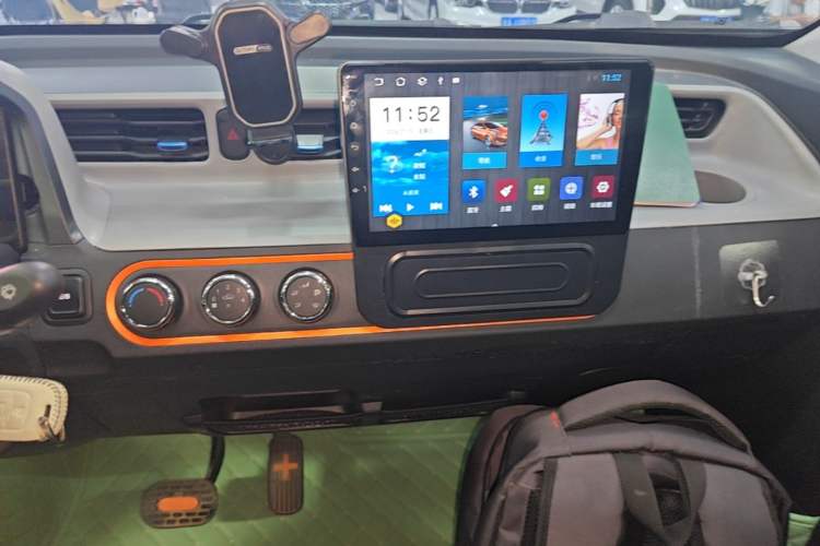 Used Wuling Hongguang MINIEV 2022 Easy Version Lithium Iron Phosphate Audio And AC Panel