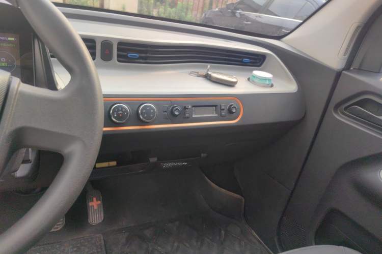 Used Wuling Hongguang MINIEV 2022 Enjoy Edition Lithium-Ion Battery Audio And AC Panel