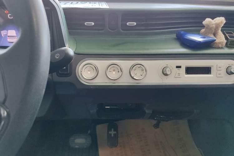 Used Wuling Hongguang MINIEV 2022 Macaron Fashion Edition Lithium-Nickel-Cobalt-Alpha-oxide Audio And AC Panel
