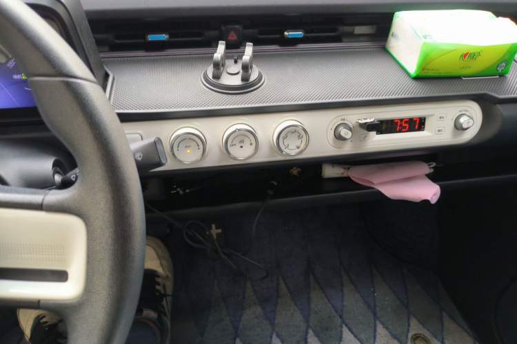Used Wuling Hongguang MINIEV 2022 GAMEBOY 300km Enthusiast Model with Lithium Iron Phosphate Audio And AC Panel