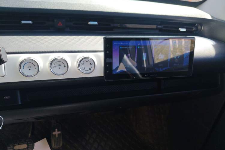 Used Wuling Hongguang MINIEV 2022 GAMEBOY 300km Enthusiast Model with Lithium Iron Phosphate Audio And AC Panel