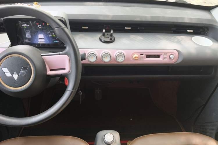 Used Wuling Hongguang MINIEV 2022 GAMEBOY 200km Gaming Edition with Lithium Iron Phosphate Audio And AC Panel
