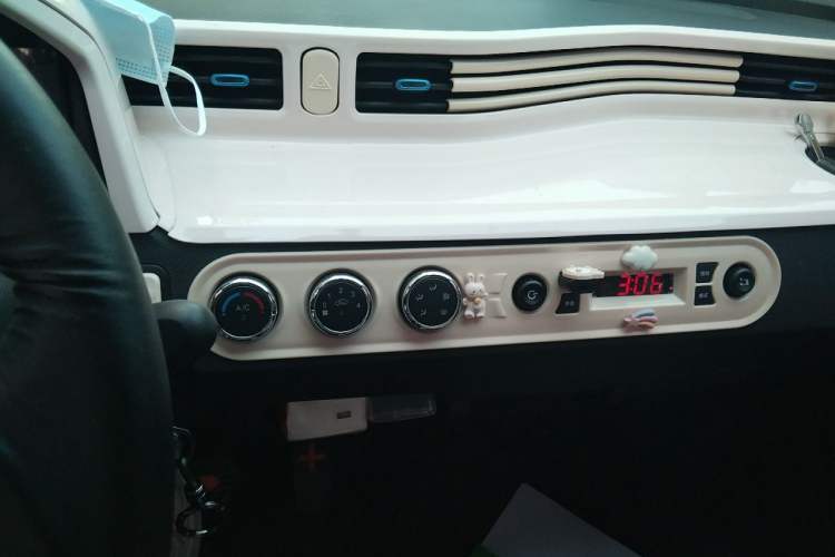 Used Wuling Hongguang MINIEV 2022 Enjoy Edition Lithium-Ion Battery Audio And AC Panel
