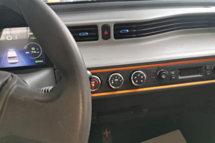 Used Wuling Hongguang MINIEV 2022 Zizai Version Lithium Iron Phosphate Audio And AC Panel