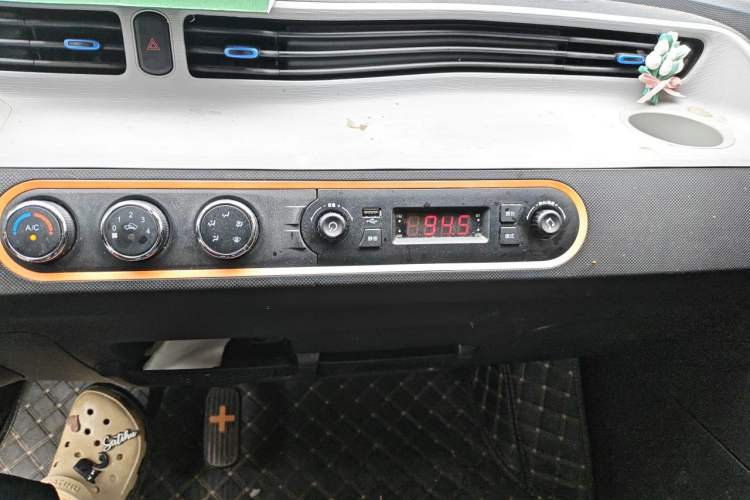 Used Wuling Hongguang MINIEV 2022 Zizai Version Lithium-NMC Audio And AC Panel