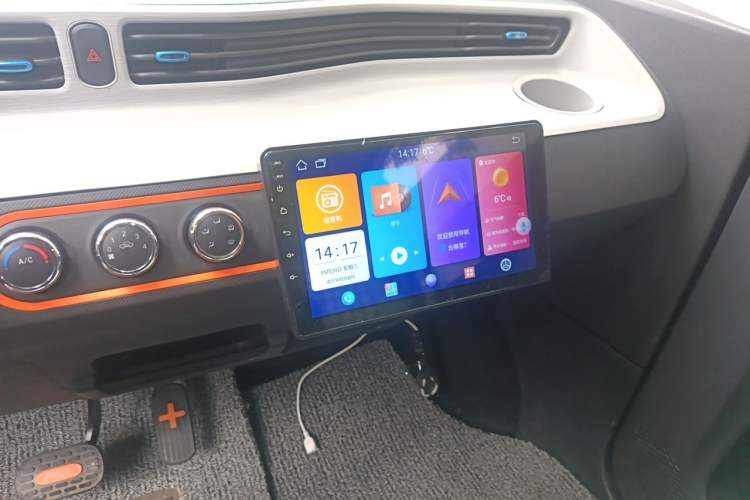 Used Wuling Hongguang MINIEV 2022 Easy Version Lithium Iron Phosphate Audio And AC Panel