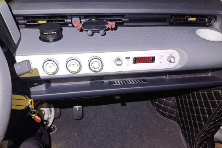 Used Wuling Hongguang MINIEV 2022 GAMEBOY 300km Enthusiast Model with Lithium Iron Phosphate Audio And AC Panel