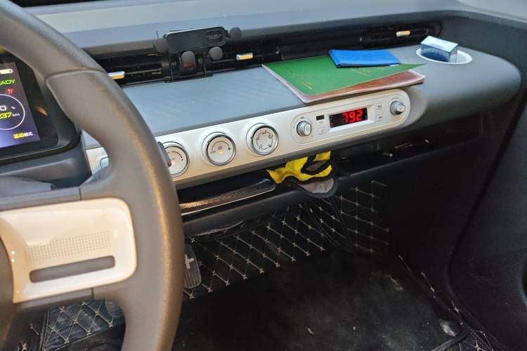 Used Wuling Hongguang MINIEV 2022 GAMEBOY 300km Enthusiast Model with Lithium Iron Phosphate Audio And AC Panel