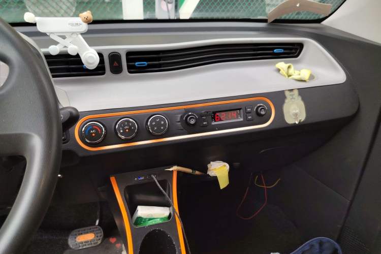Used Wuling Hongguang MINIEV 2022 Enjoy Edition Lithium Iron Phosphate Audio And AC Panel