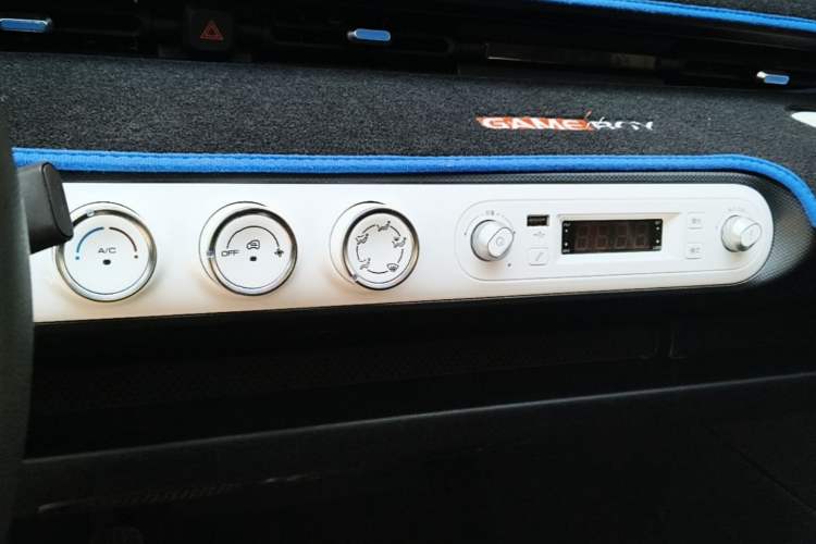 Used Wuling Hongguang MINIEV 2022 GAMEBOY 200km Gaming Edition with Lithium Iron Phosphate Audio And AC Panel