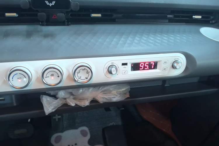 Used Wuling Hongguang MINIEV 2022 GAMEBOY 200km Gaming Edition with Lithium Iron Phosphate Audio And AC Panel