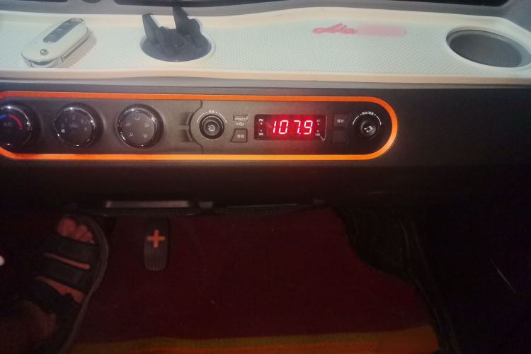 Used Wuling Hongguang MINIEV 2022 Easy Version Lithium Iron Phosphate Audio And AC Panel