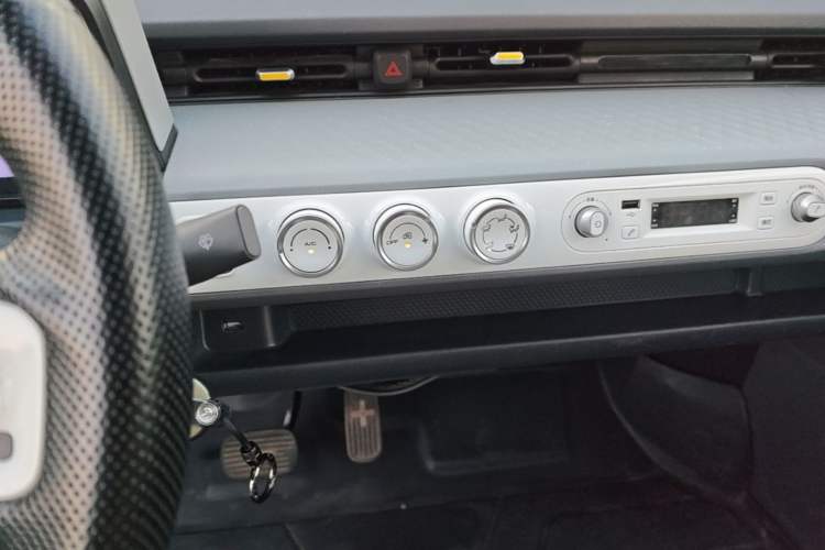 Used Wuling Hongguang MINIEV 2022 GAMEBOY 300km Enthusiast Model with Lithium Iron Phosphate Audio And AC Panel