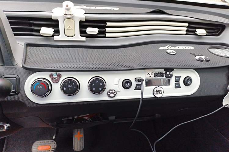 Used Wuling Hongguang MINIEV 2022 Enjoy Edition Lithium Iron Phosphate Audio And AC Panel