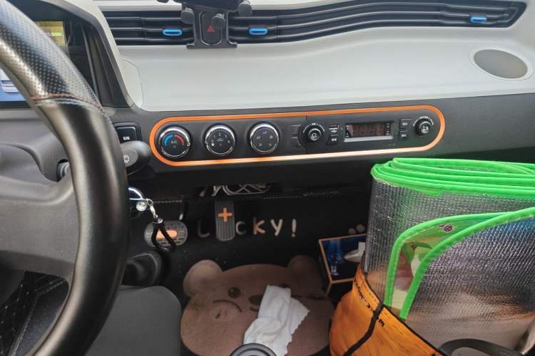Used Wuling Hongguang MINIEV 2022 Zizai Version Lithium Iron Phosphate Audio And AC Panel