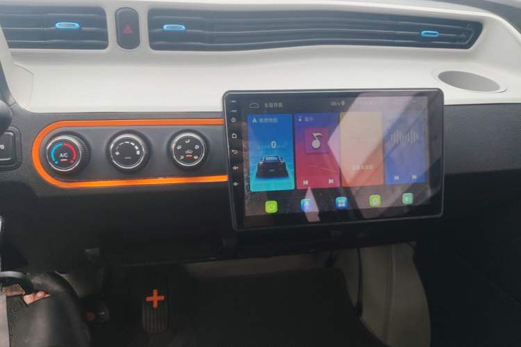 Used Wuling Hongguang MINIEV 2022 Easy Version Lithium Iron Phosphate Audio And AC Panel