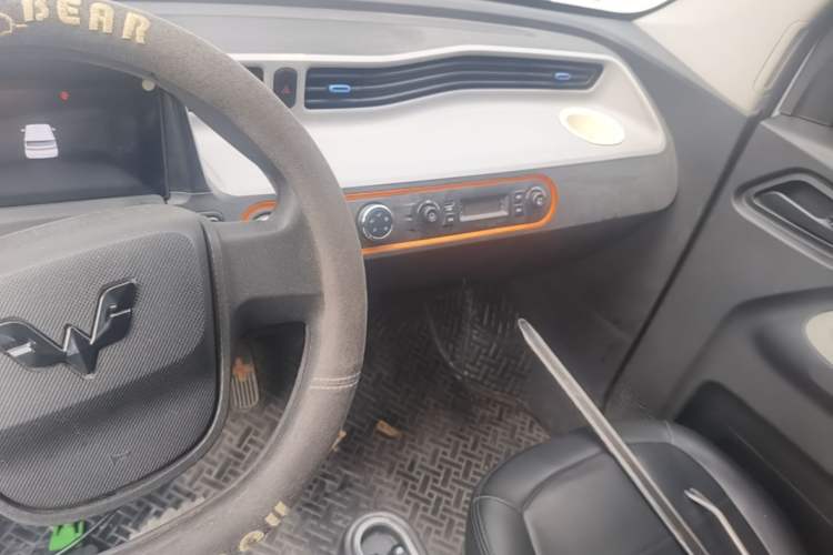Used Wuling Hongguang MINIEV 2022 Zizai Version Lithium Iron Phosphate Audio And AC Panel