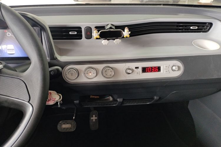 Used Wuling Hongguang MINIEV 2022 Macaron Fashion Model Lithium Iron Phosphate Audio And AC Panel