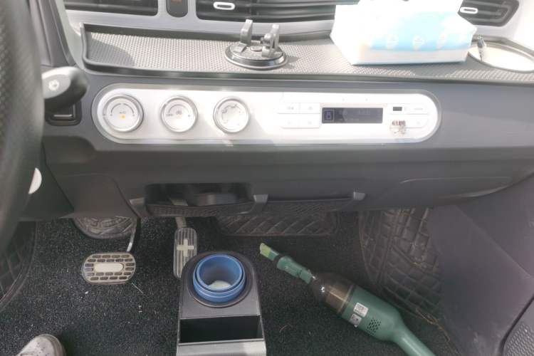 Used Wuling Hongguang MINIEV 2022 Macaron Fashion Edition Lithium-Nickel-Cobalt-Alpha-oxide Audio And AC Panel