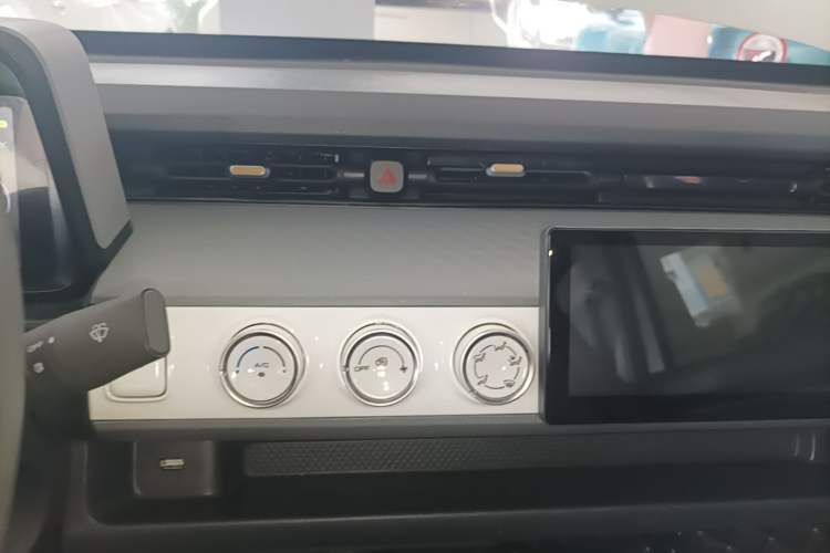 Used Wuling Hongguang MINIEV 2022 GAMEBOY 200km Gaming Edition with Lithium Iron Phosphate Audio And AC Panel