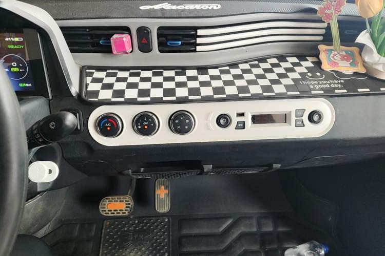 Used Wuling Hongguang MINIEV 2022 Enjoy Edition Lithium-Ion Battery Audio And AC Panel