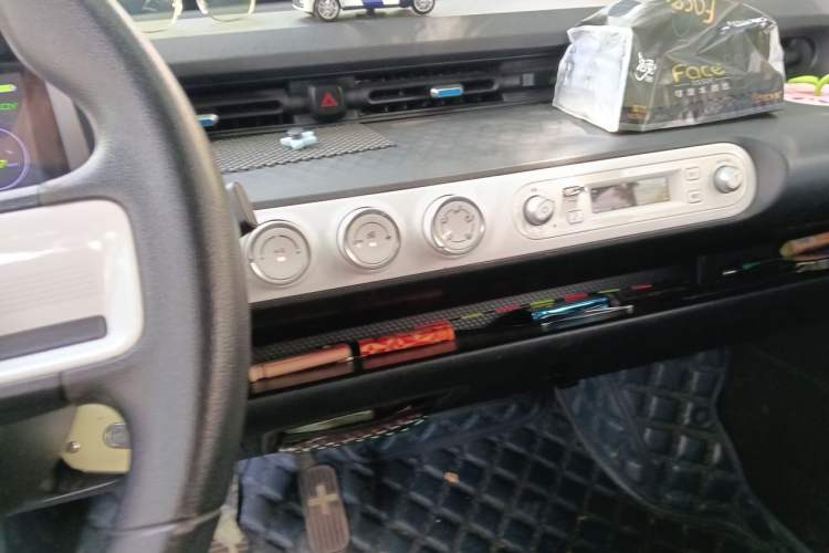 Used Wuling Hongguang MINIEV 2022 GAMEBOY 300km Enthusiast Model with Lithium Iron Phosphate Audio And AC Panel