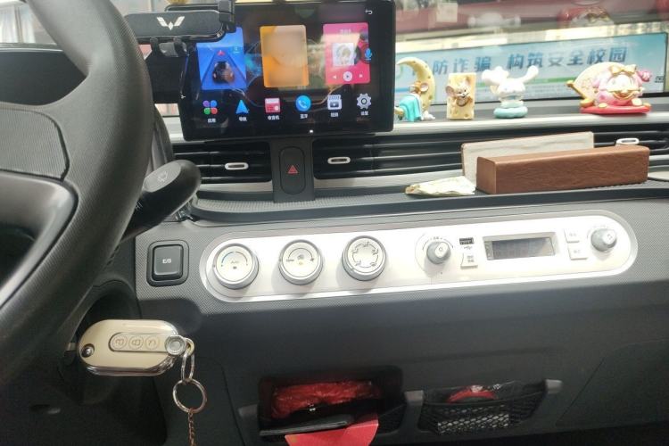 Used Wuling Hongguang MINIEV 2022 Macaron Premium Model – Lithium Iron Phosphate Audio And AC Panel