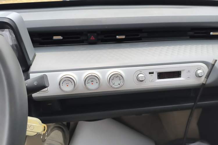 Used Wuling Hongguang MINIEV 2022 GAMEBOY 200km Gaming Edition with Lithium Iron Phosphate Audio And AC Panel
