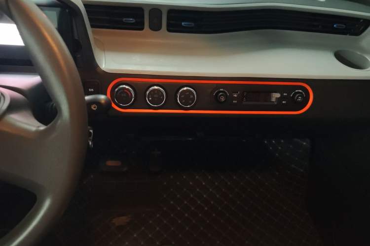 Used Wuling Hongguang MINIEV 2022 Easy Version Lithium-NMC Audio And AC Panel