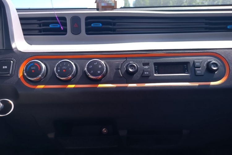 Used Wuling Hongguang MINIEV 2022 Zizai Version Lithium-NMC Audio And AC Panel