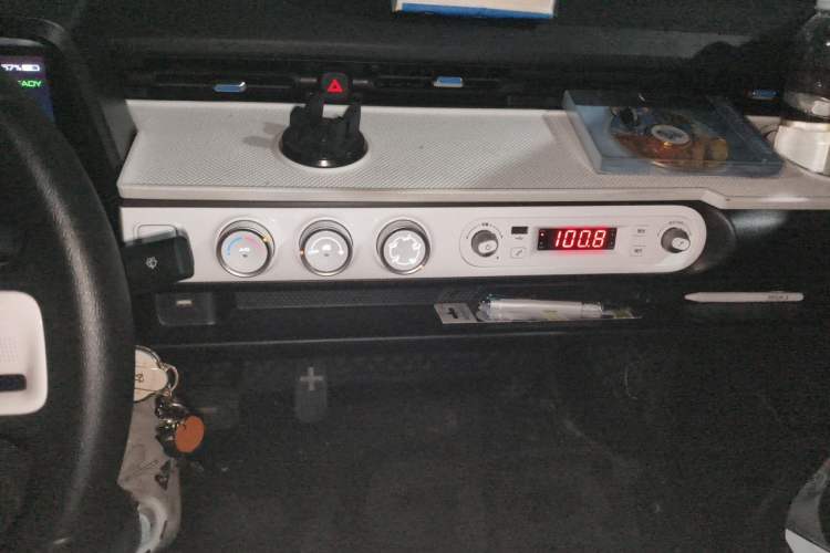 Used Wuling Hongguang MINIEV 2022 GAMEBOY 300km Enthusiast Model with Lithium Iron Phosphate Audio And AC Panel