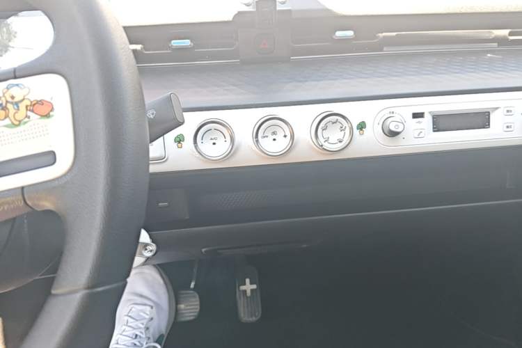 Used Wuling Hongguang MINIEV 2022 GAMEBOY 300km Enthusiast Model with Lithium Iron Phosphate Audio And AC Panel