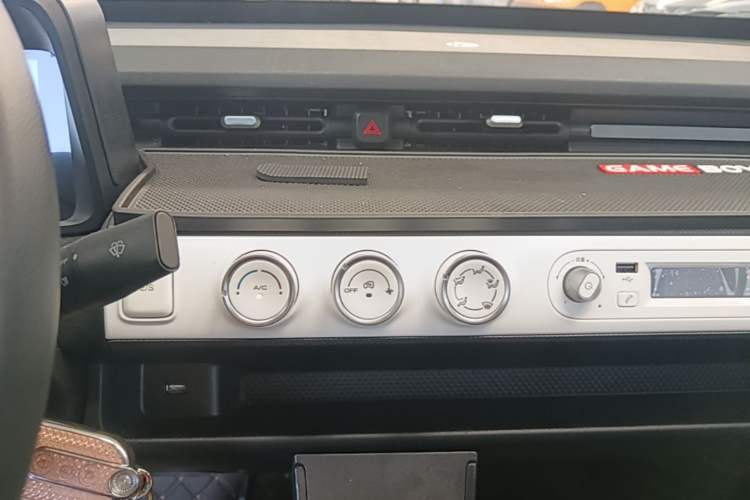 Used Wuling Hongguang MINIEV 2022 GAMEBOY 200km Gaming Edition with Lithium Iron Phosphate Audio And AC Panel
