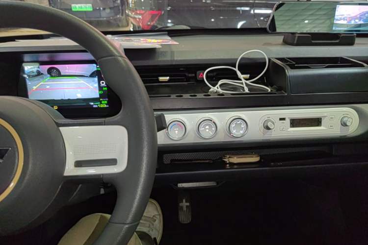 Used Wuling Hongguang MINIEV 2022 GAMEBOY 300km Enthusiast Model with Lithium Iron Phosphate Audio And AC Panel