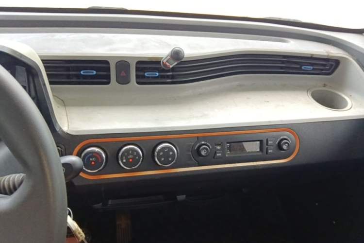 Used Wuling Hongguang MINIEV 2022 Enjoy Edition Lithium Iron Phosphate Audio And AC Panel
