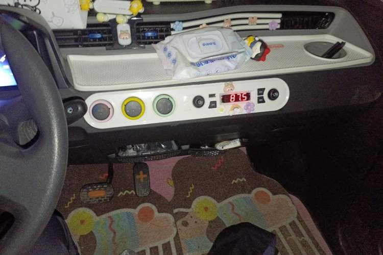 Used Wuling Hongguang MINIEV 2022 Zizai Version Lithium Iron Phosphate Audio And AC Panel