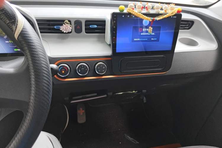 Used Wuling Hongguang MINIEV 2022 Zizai Version Lithium Iron Phosphate Audio And AC Panel