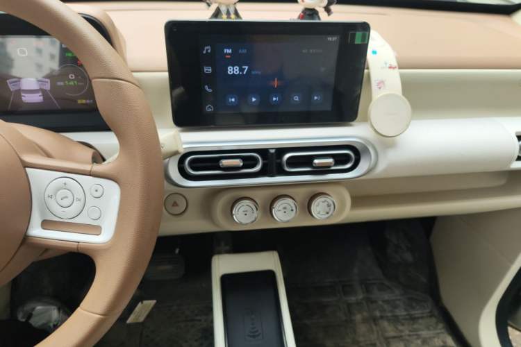 Used Wuling Hongguang MINIEV 2022 Macaron Premium Model – Lithium Ternary Battery Audio And AC Panel